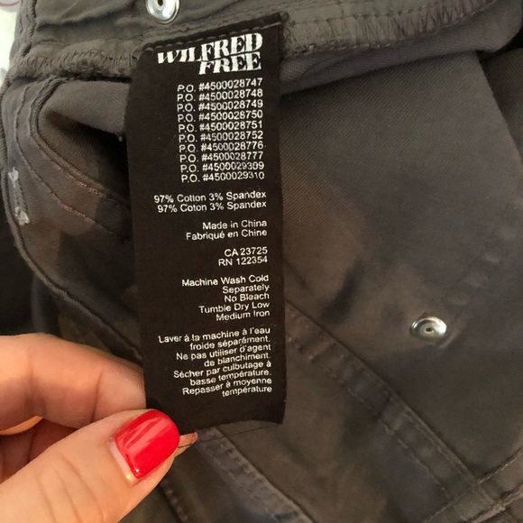 Wilfred Free grey skinny pants. Size 2. 97% cotton 2% spandex. - Picture 5 of 5